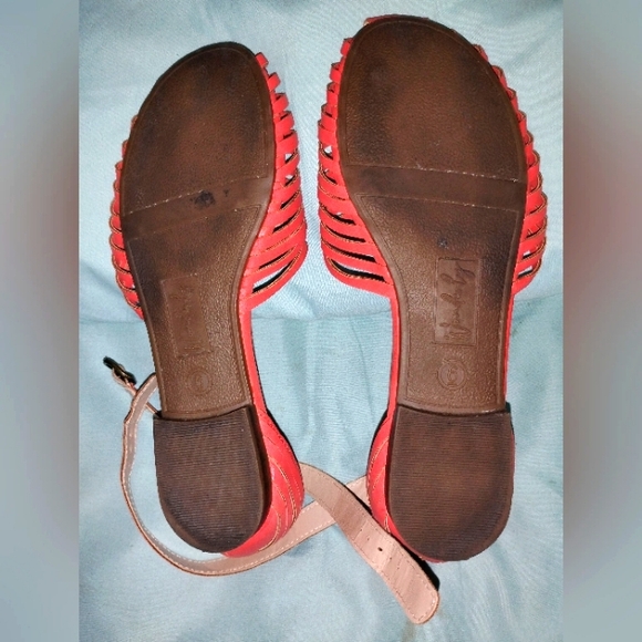 🧡 EUC Womens Coral Wonderly Size 6M Gladiator Sandals Spring Summer Date Lunch - Picture 4 of 4